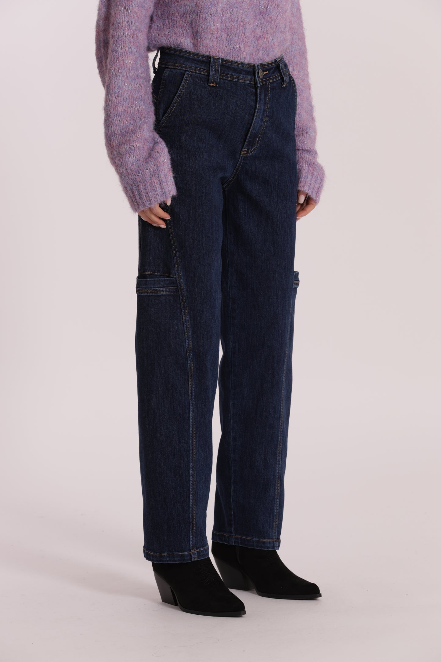 JEANS CON FINTE TASCHE LATERALI