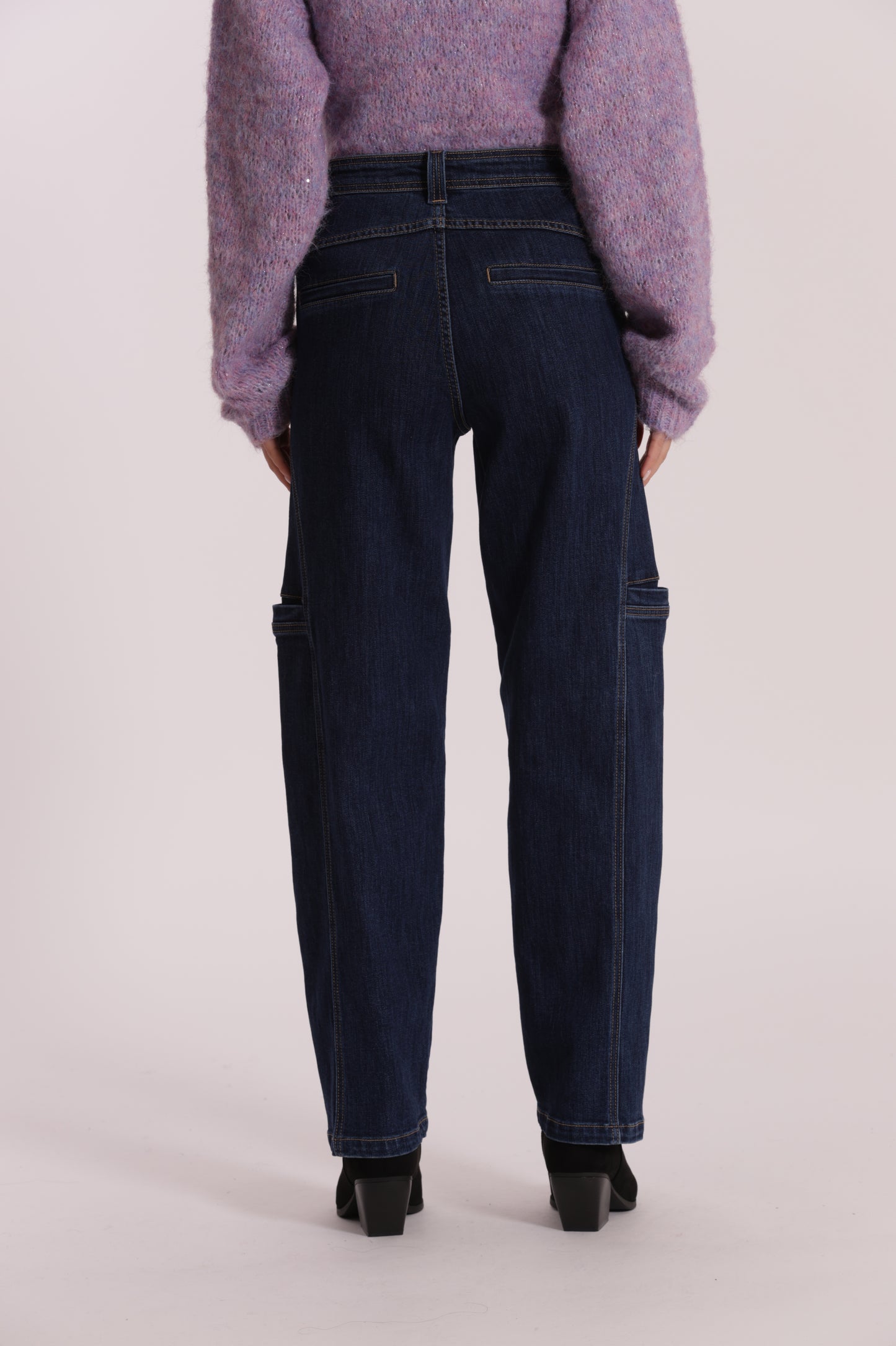 JEANS CON FINTE TASCHE LATERALI