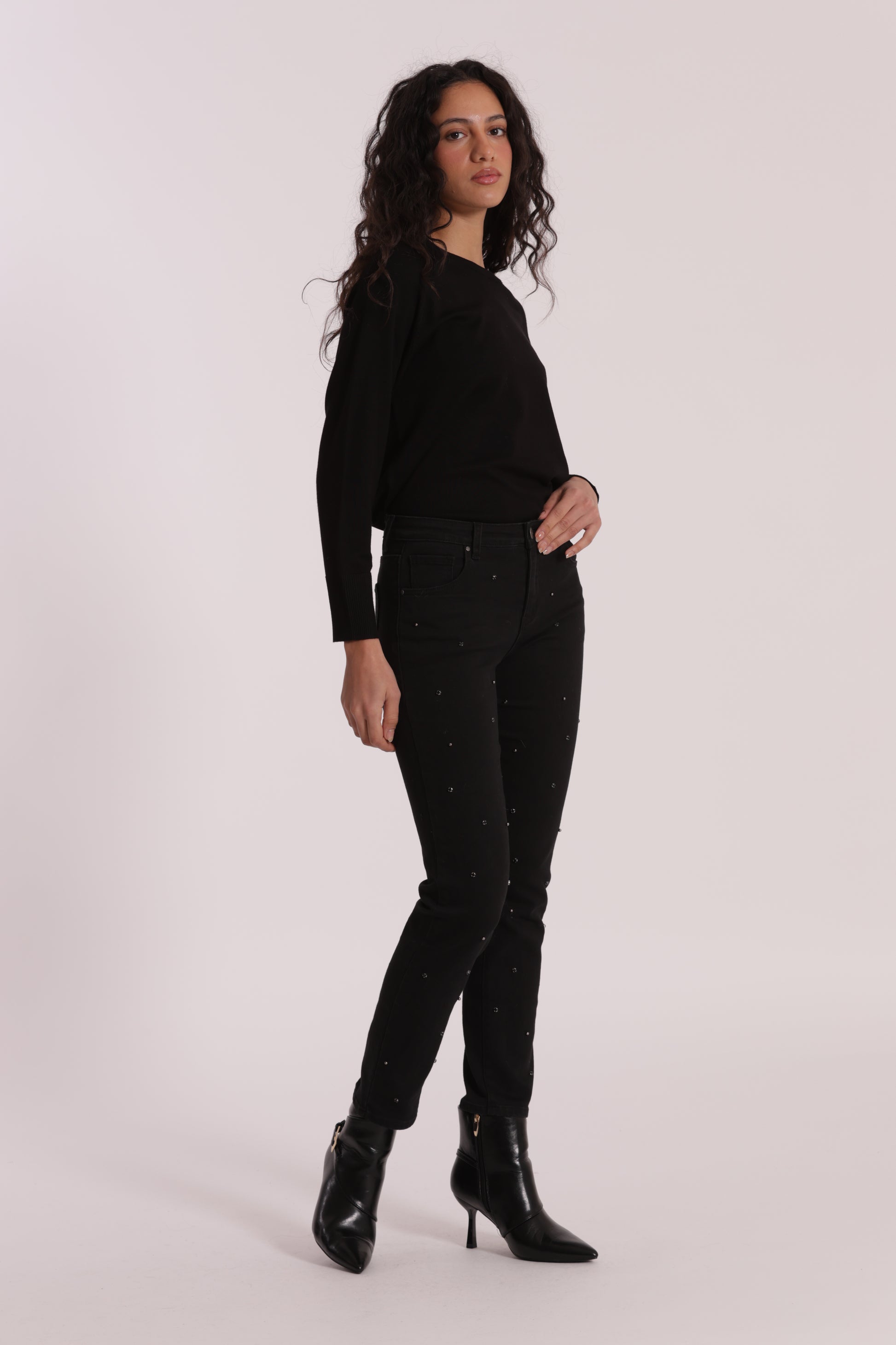 JEANS SIGARETTA CON APPLICAZIONI