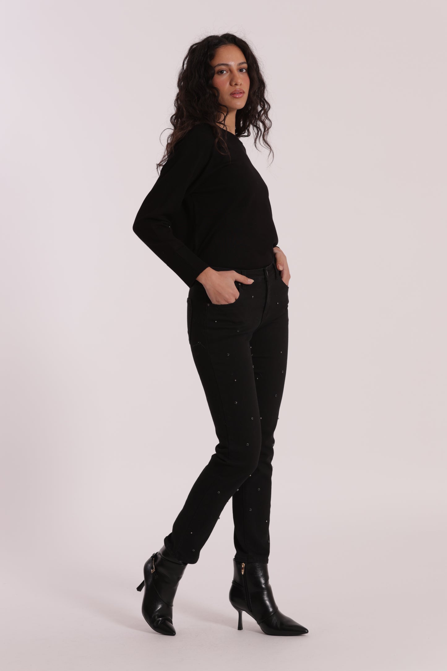 JEANS SIGARETTA CON APPLICAZIONI