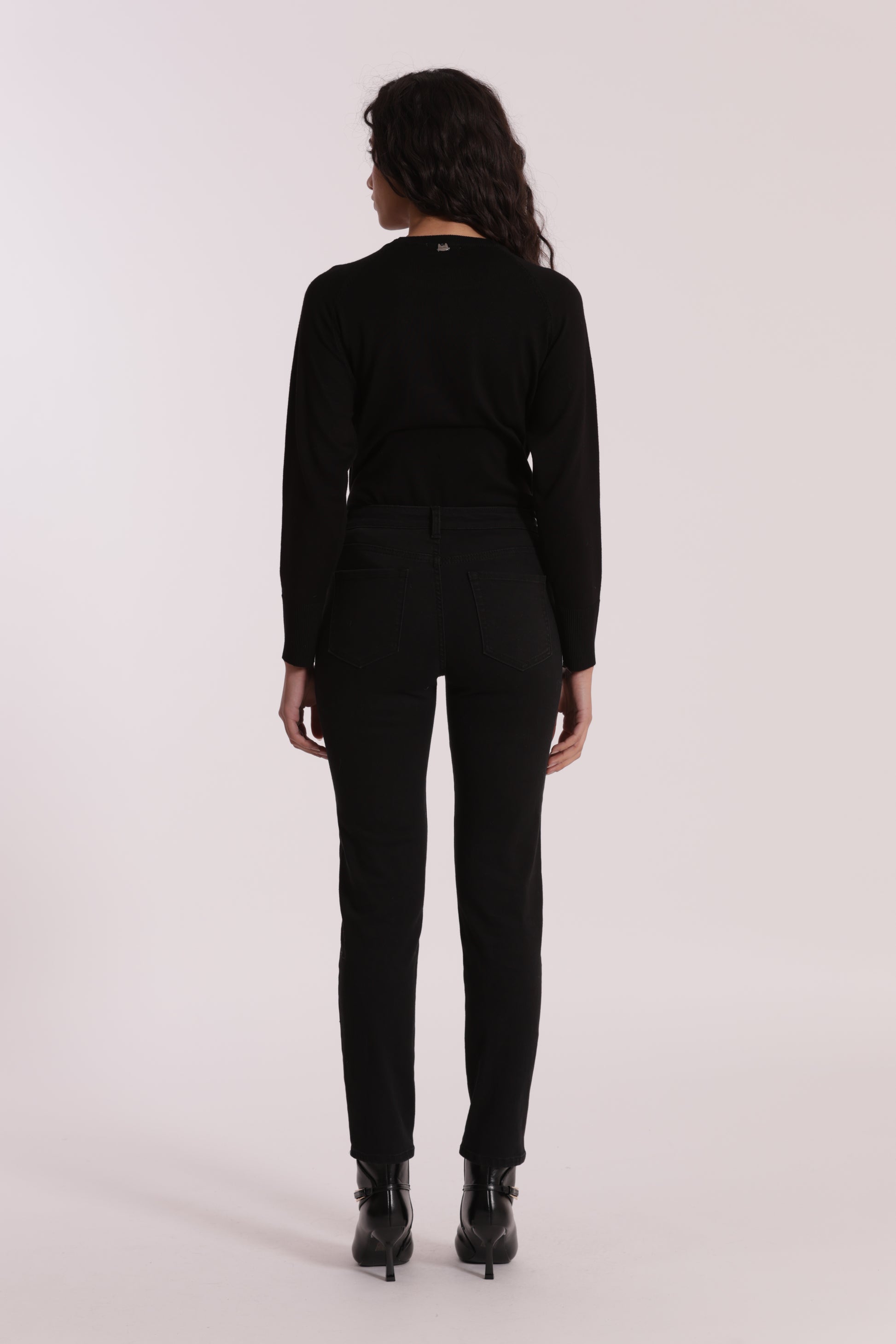 JEANS SIGARETTA CON APPLICAZIONI