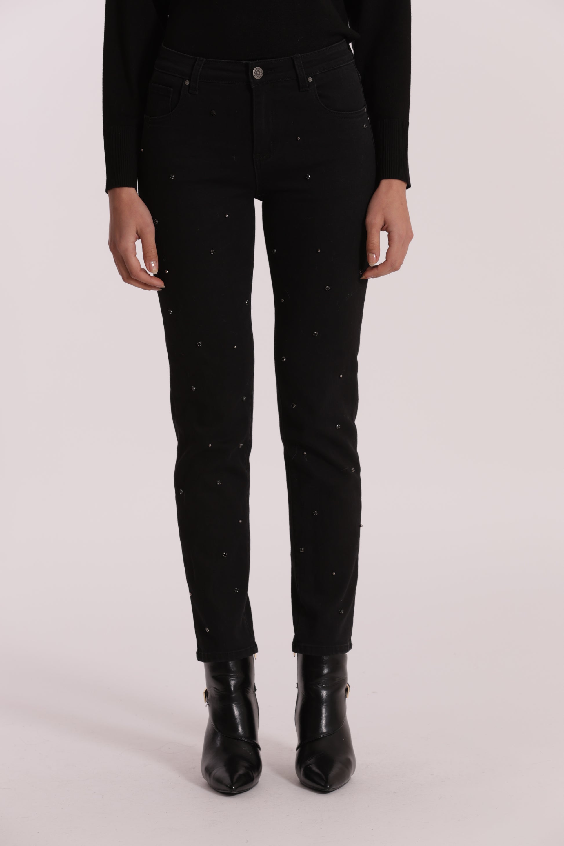 JEANS SIGARETTA CON APPLICAZIONI