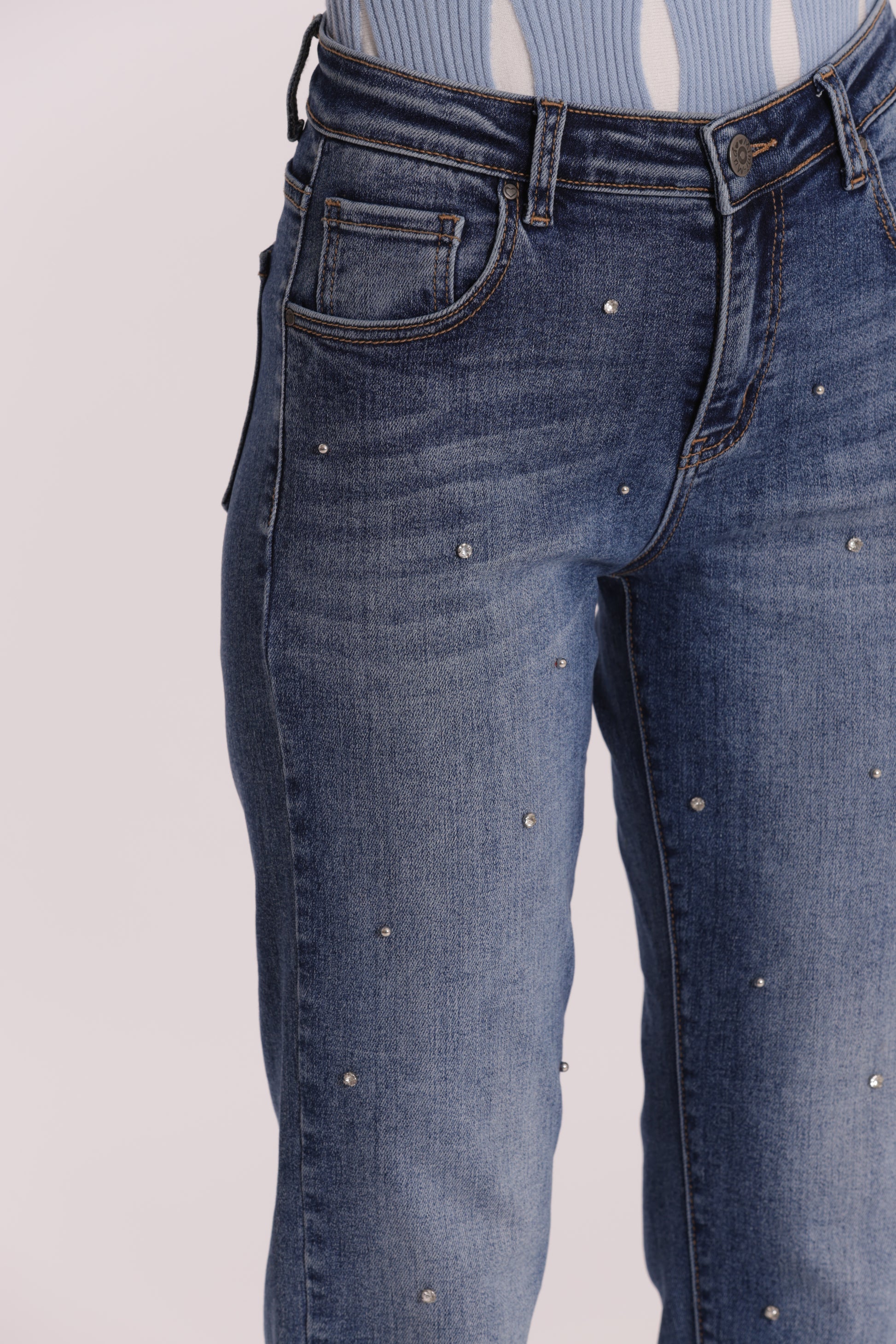 JEANS SIGARETTA CON APPLICAZIONI