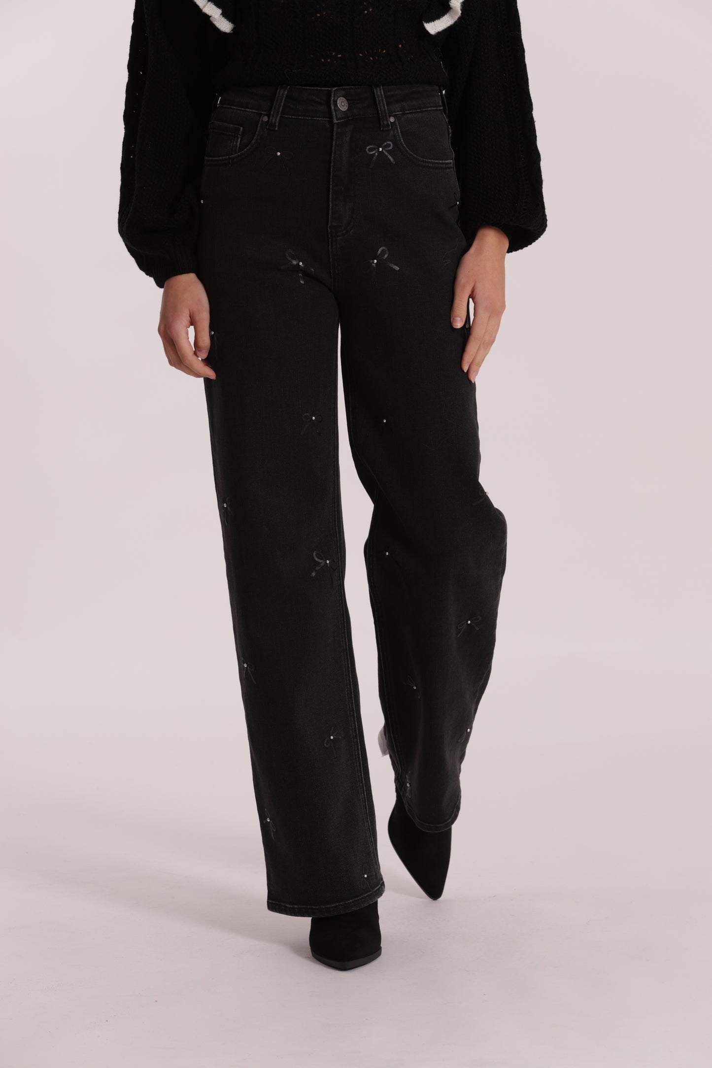 JEANS WIDE LEG CON STAMPA FIOCCO