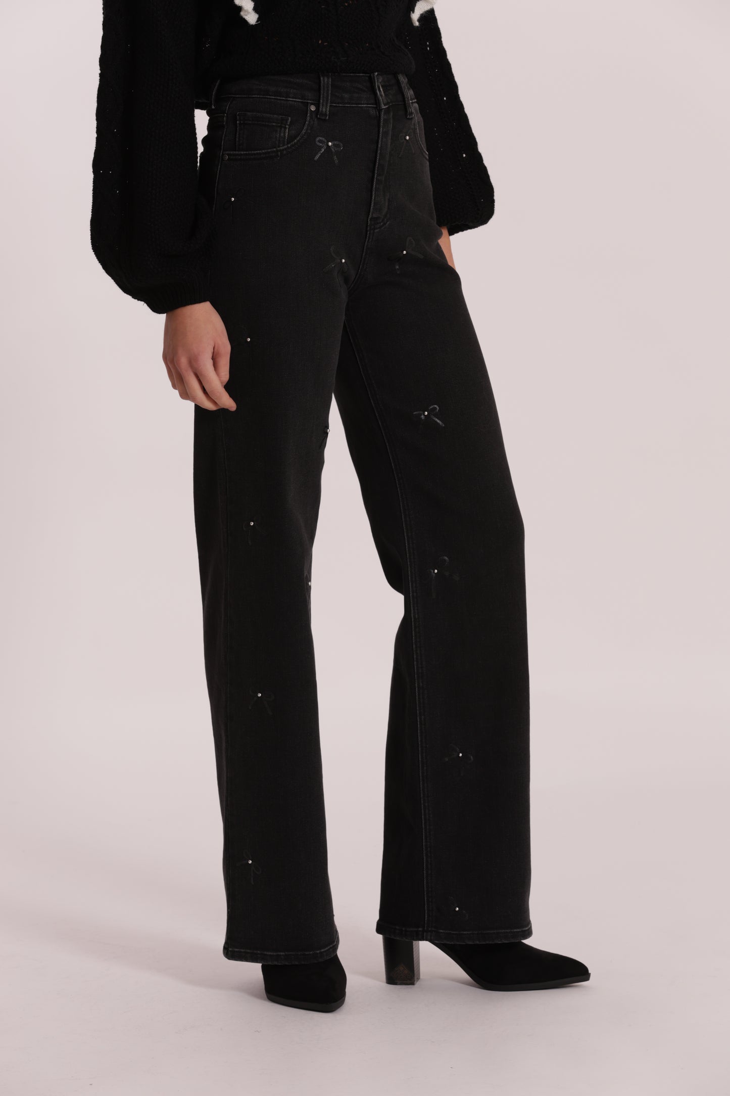 JEANS WIDE LEG CON STAMPA FIOCCO