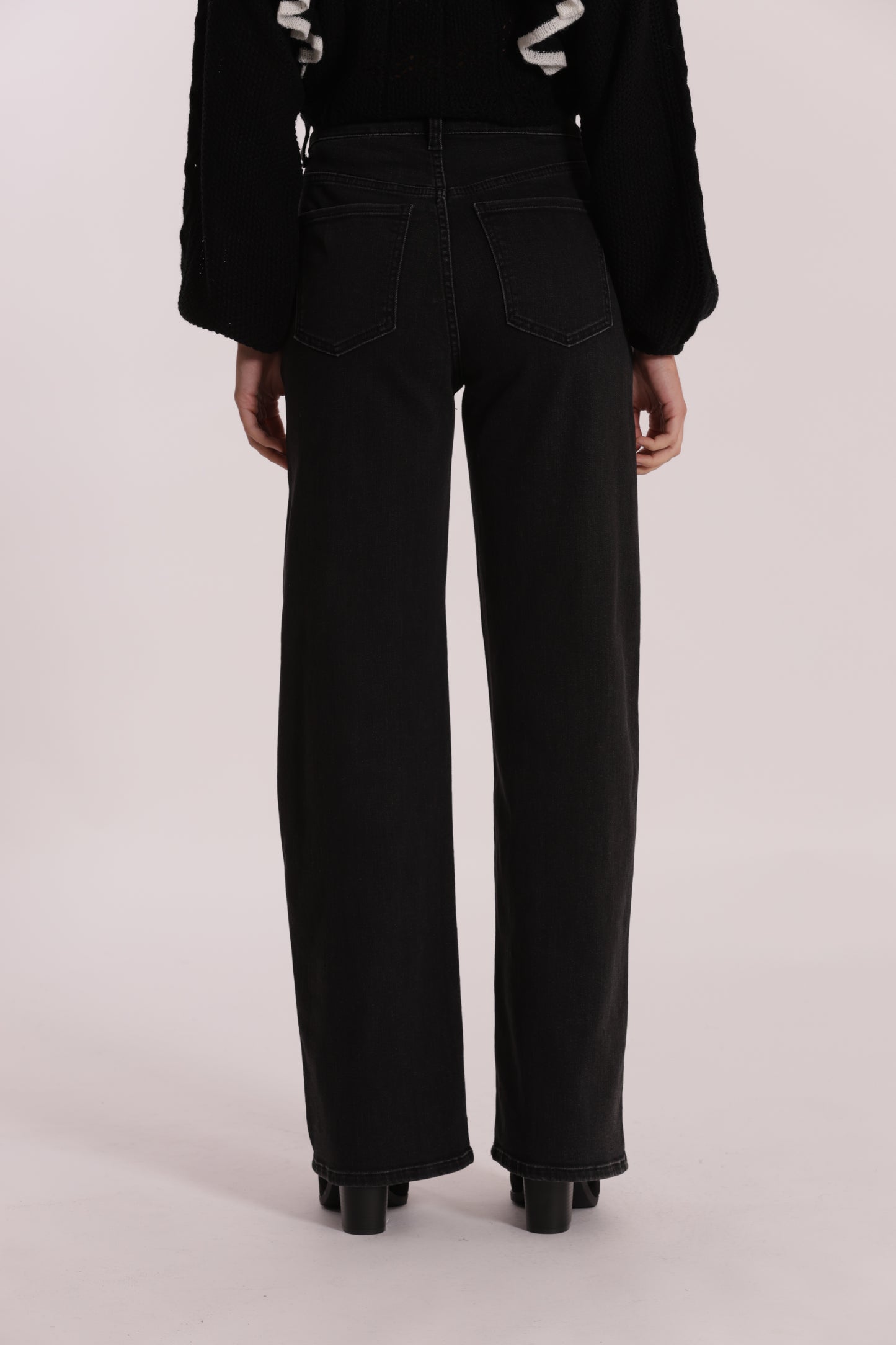 JEANS WIDE LEG CON STAMPA FIOCCO