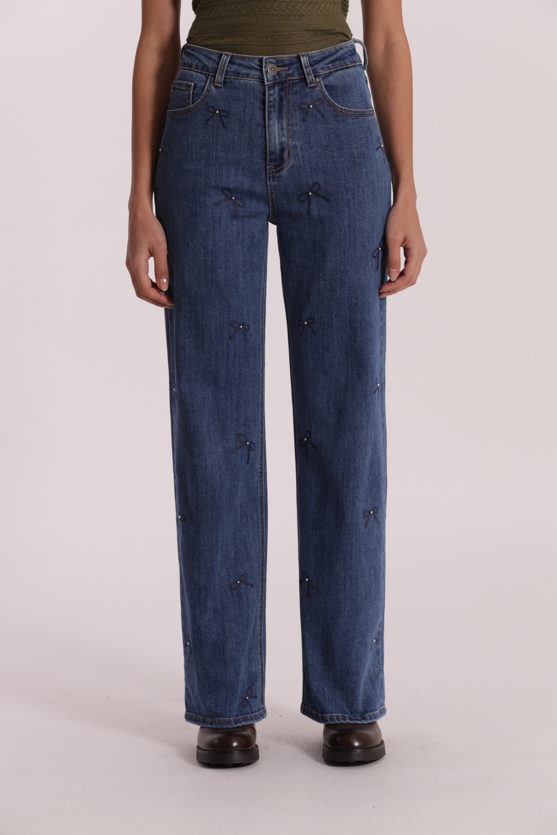 JEANS WIDE LEG CON STAMPA FIOCCO