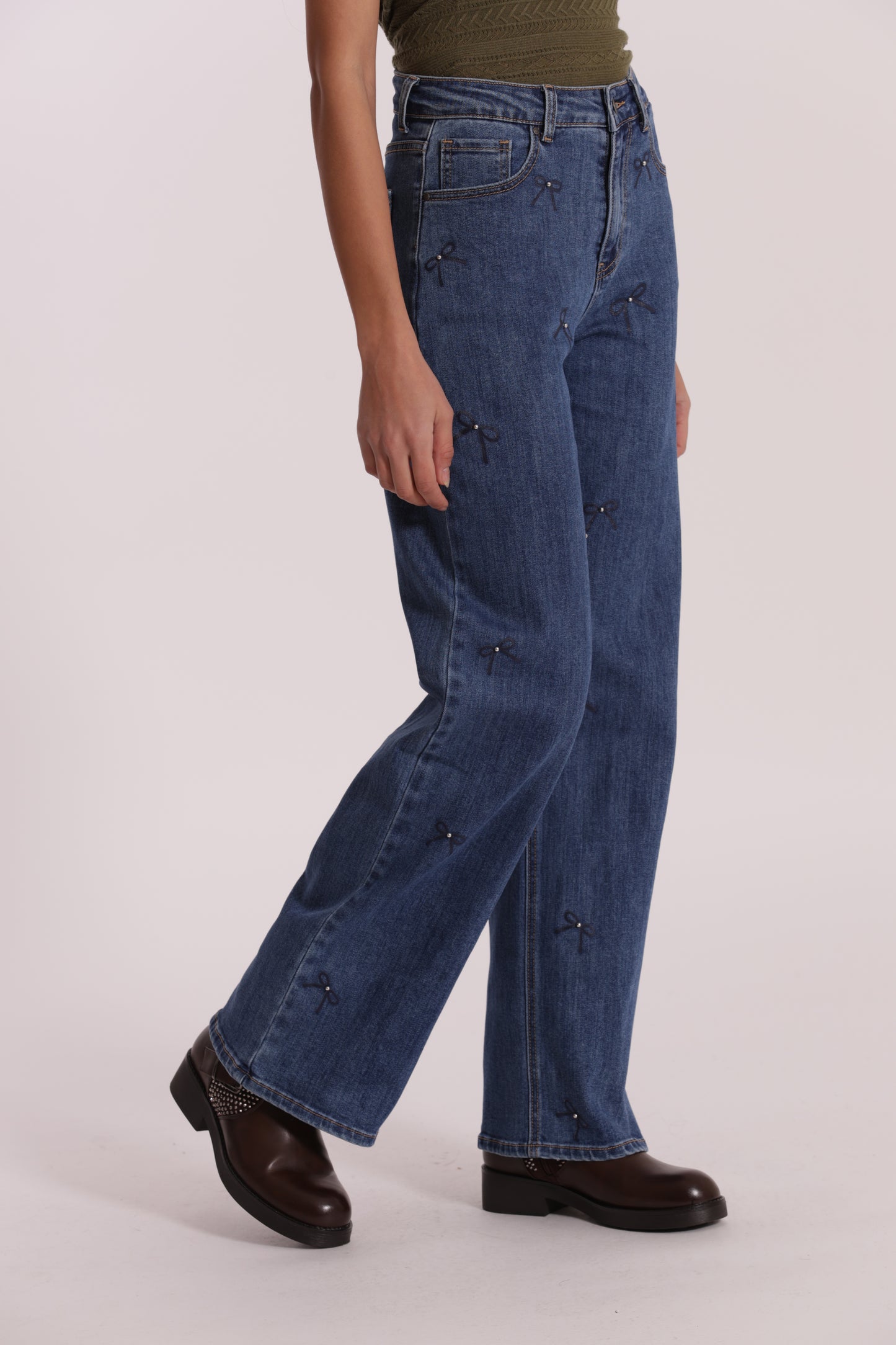 JEANS WIDE LEG CON STAMPA FIOCCO