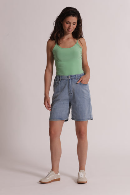 SHORTS IN DENIM