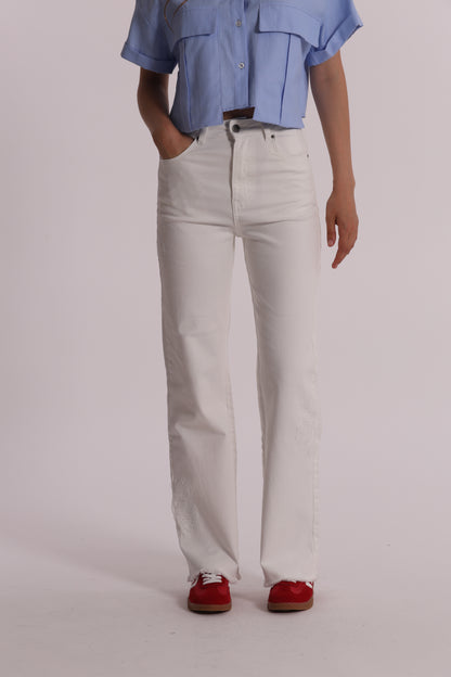 JEANS CON RICAMO FLOREALE