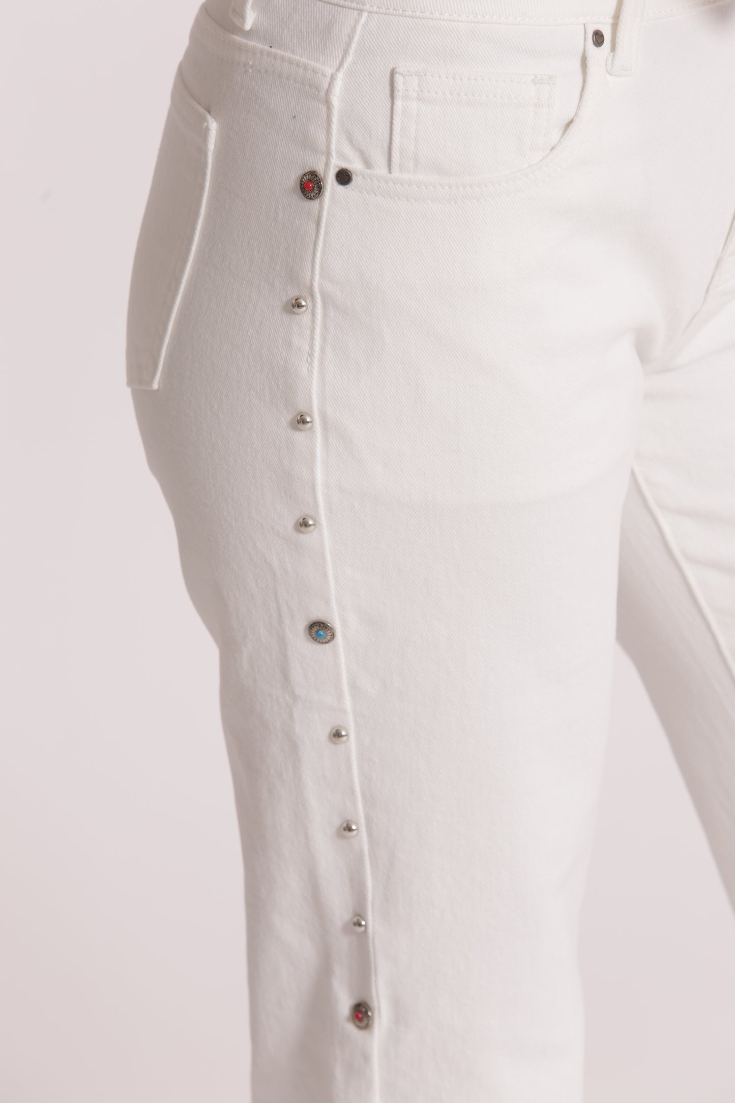 JEANS SIGARETTA CON BORCHIE LATERALI