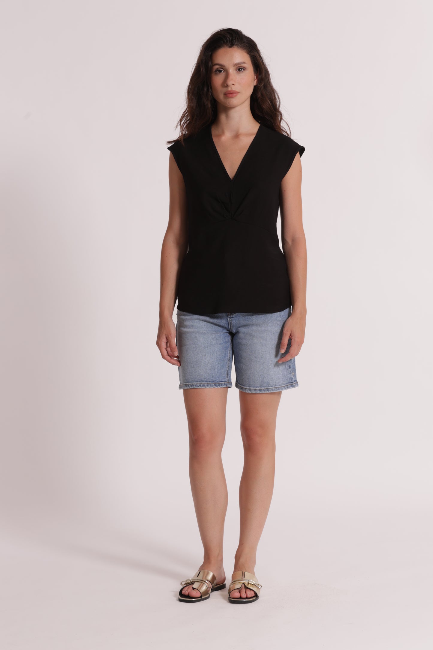 BERMUDA IN DENIM CON BORCHIE LATERALI