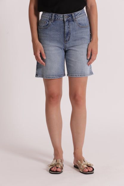 BERMUDA IN DENIM CON BORCHIE LATERALI