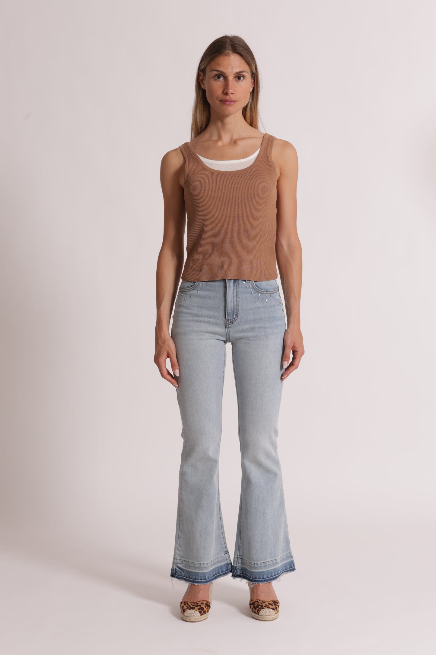 JEANS A ZAMPA CON DETTAGLIO GIOIELLO
