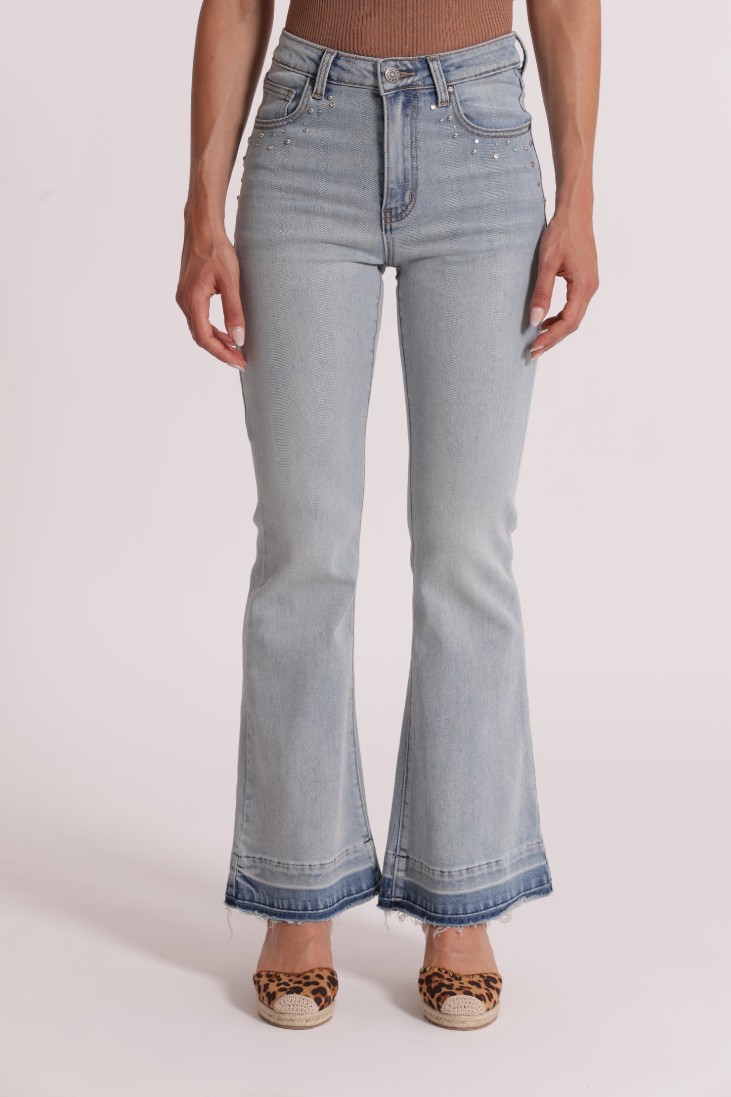 JEANS A ZAMPA CON DETTAGLIO GIOIELLO