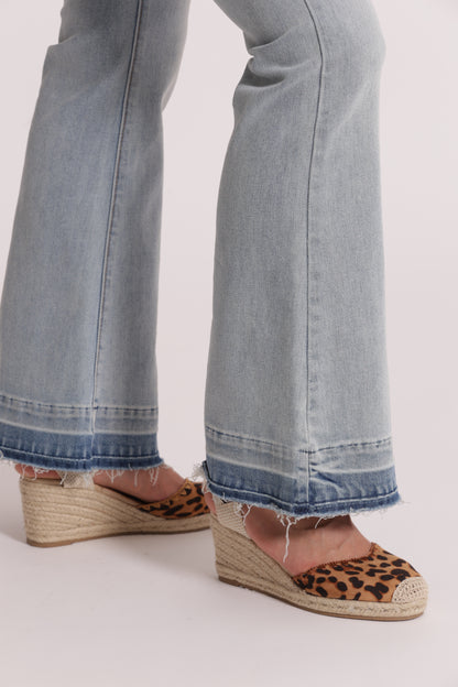 JEANS A ZAMPA CON DETTAGLIO GIOIELLO