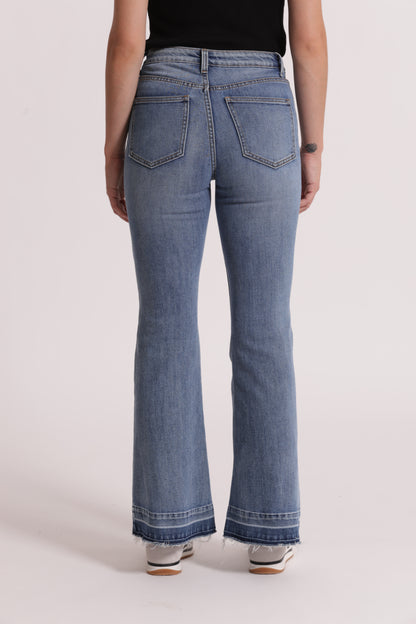 JEANS A ZAMPA CON DETTAGLIO GIOIELLO