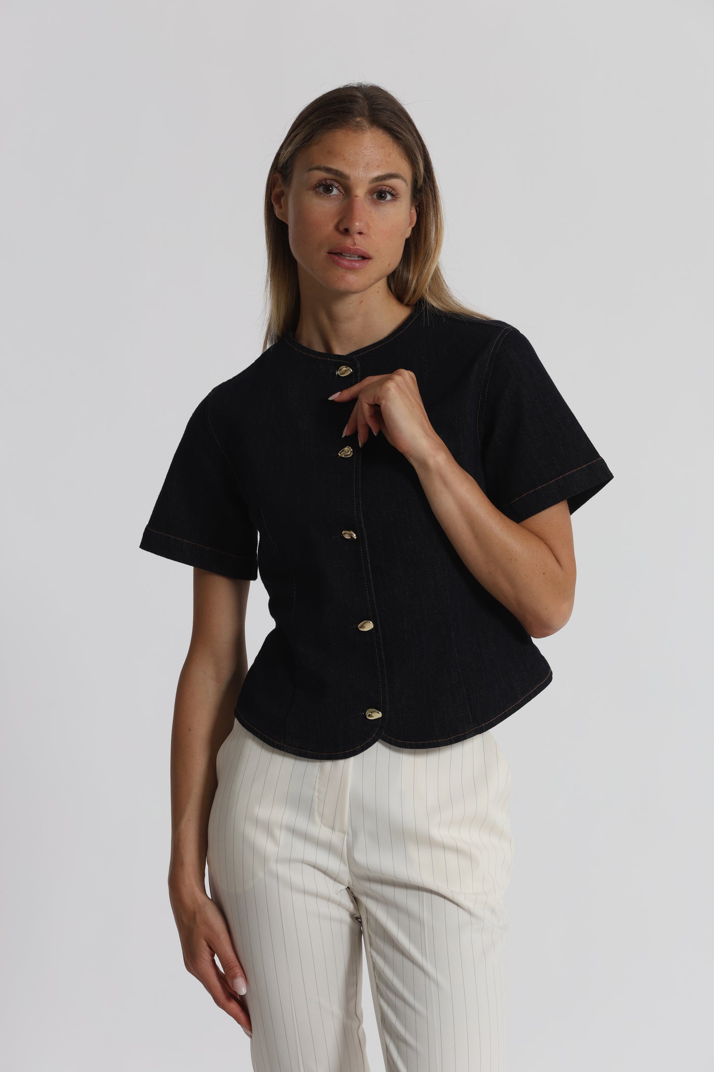 GIACCA IN DENIM CON BOTTONI ORO