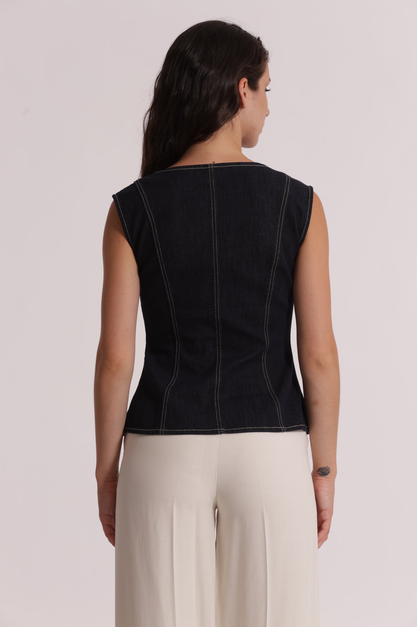 GILET IN DENIM CON BOTTONI ORO