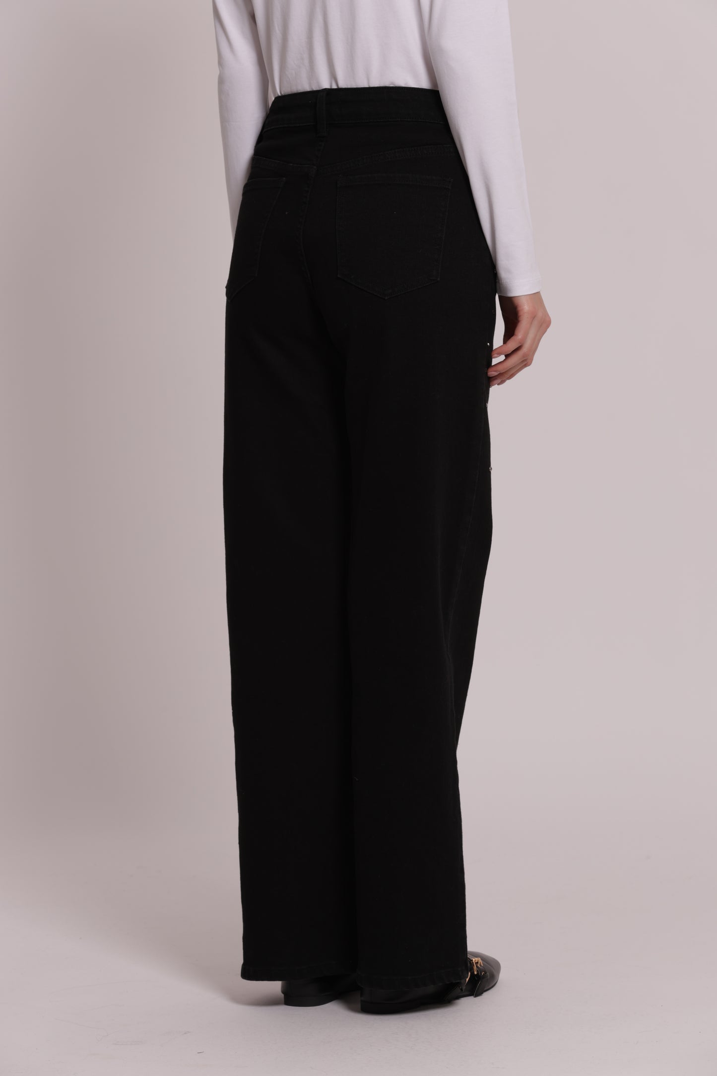 JEANS WIDE LEG CON BORCHIE E STRASS SULLE TASCHE