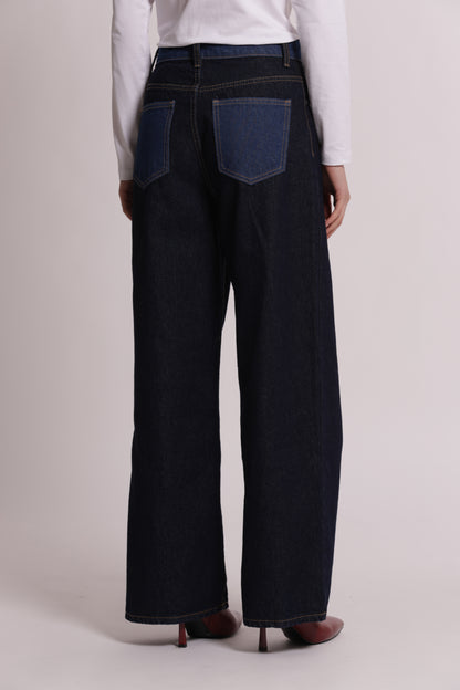 JEANS A GAMBA LARGA CON VITA INCROCIATA