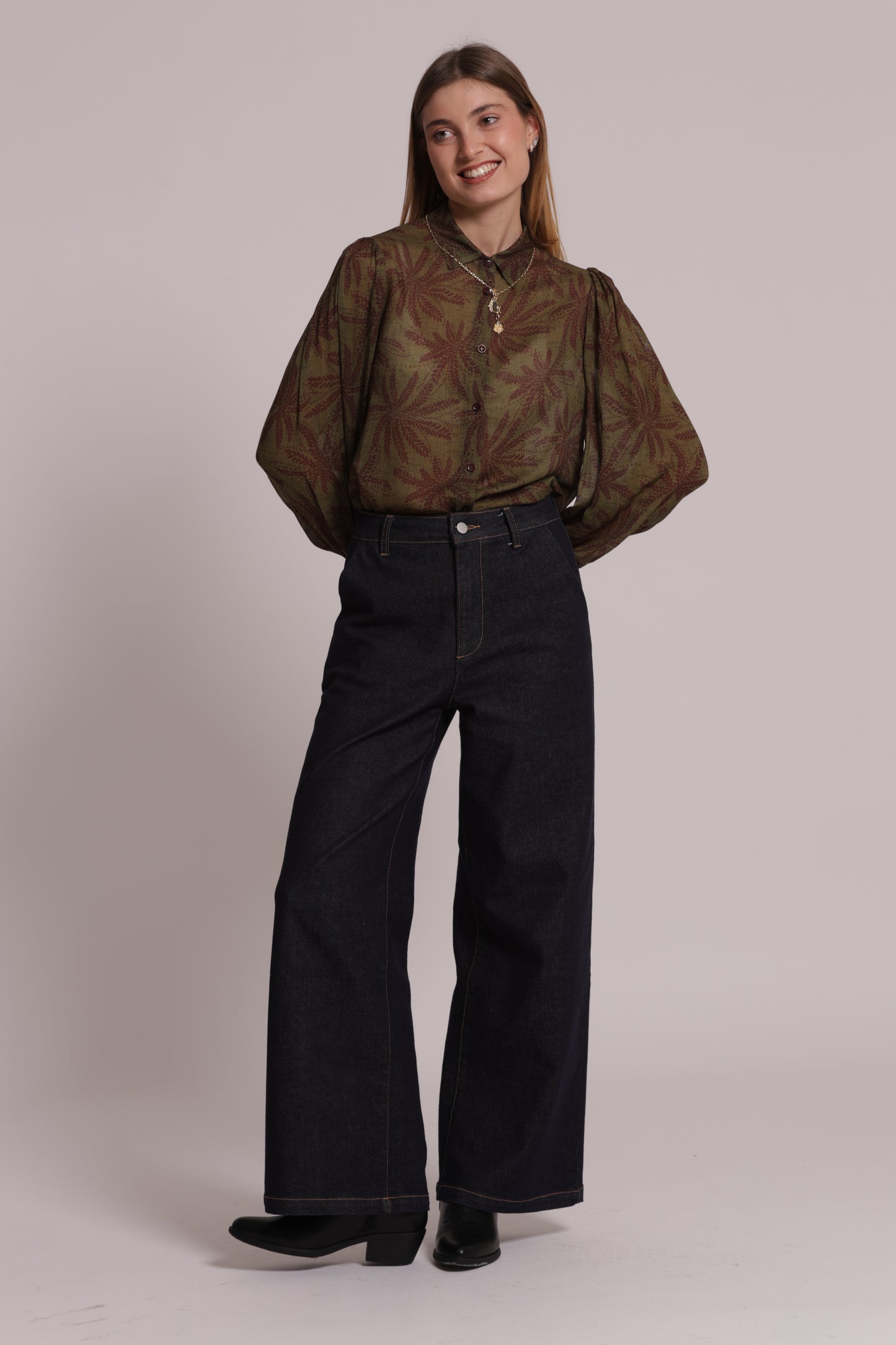 JEANS A PALAZZO CON TASCHE OBLIQUE
