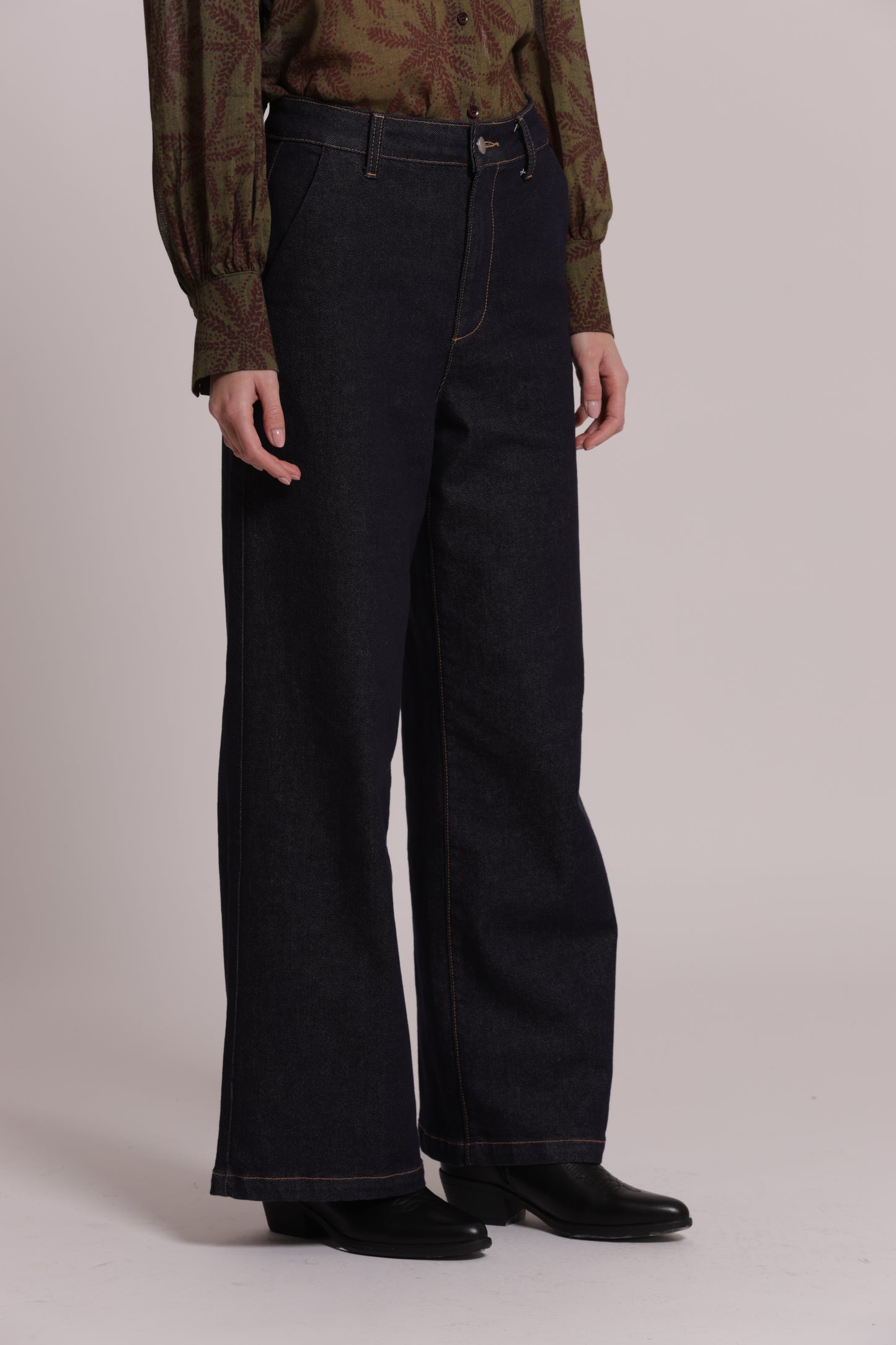 JEANS A PALAZZO CON TASCHE OBLIQUE
