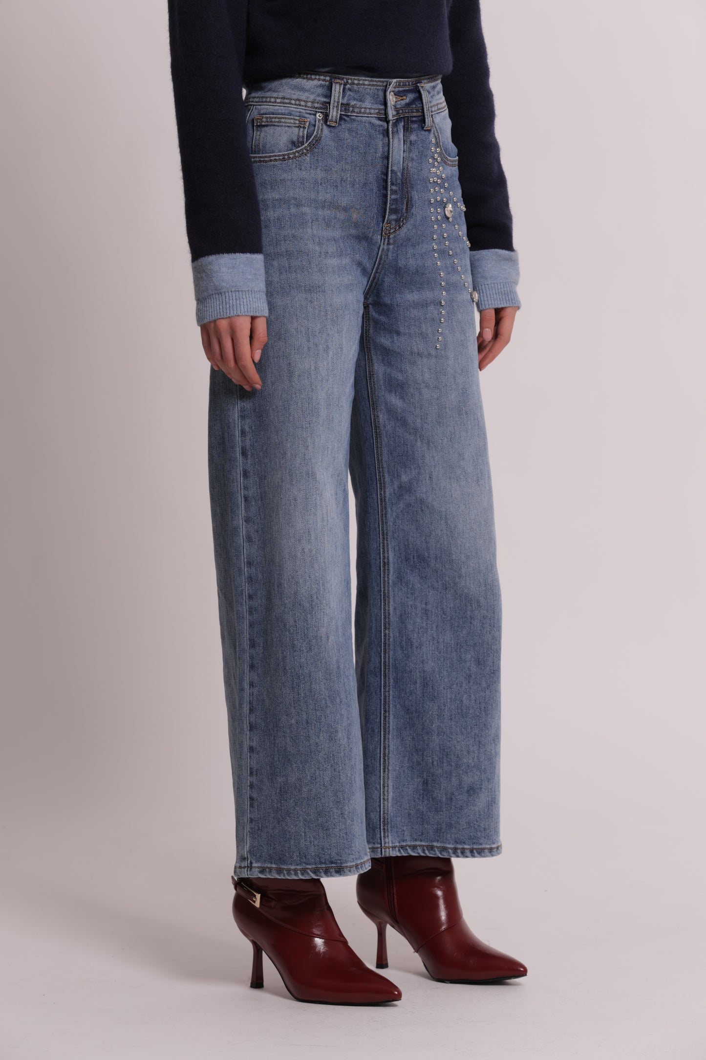 JEANS PALAZZO CON APPLICAZIONI LATERALI