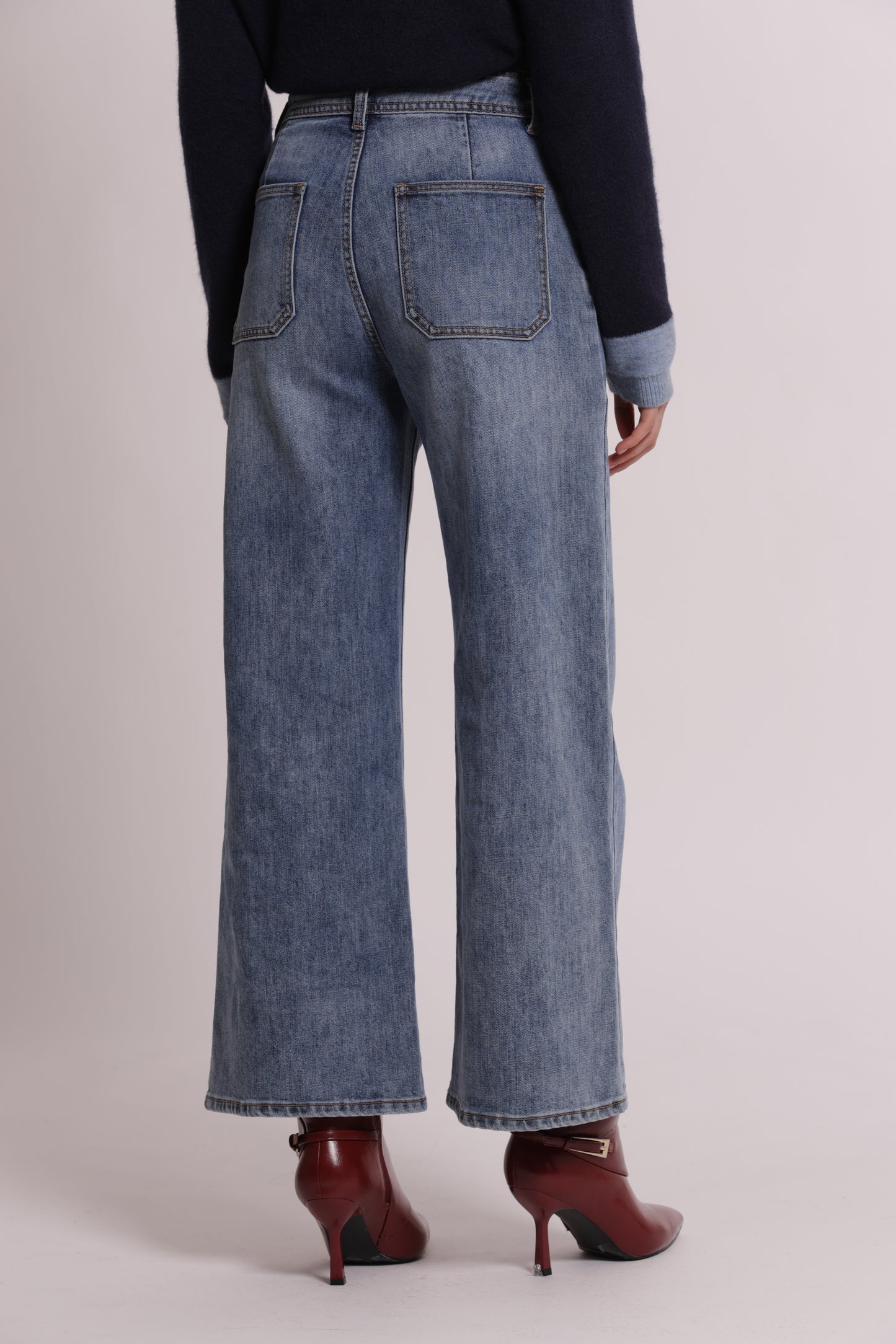 JEANS PALAZZO CON APPLICAZIONI LATERALI