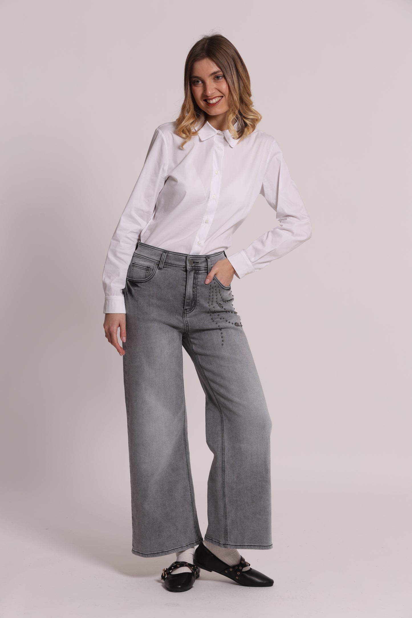 JEANS PALAZZO CON APPLICAZIONI LATERALI