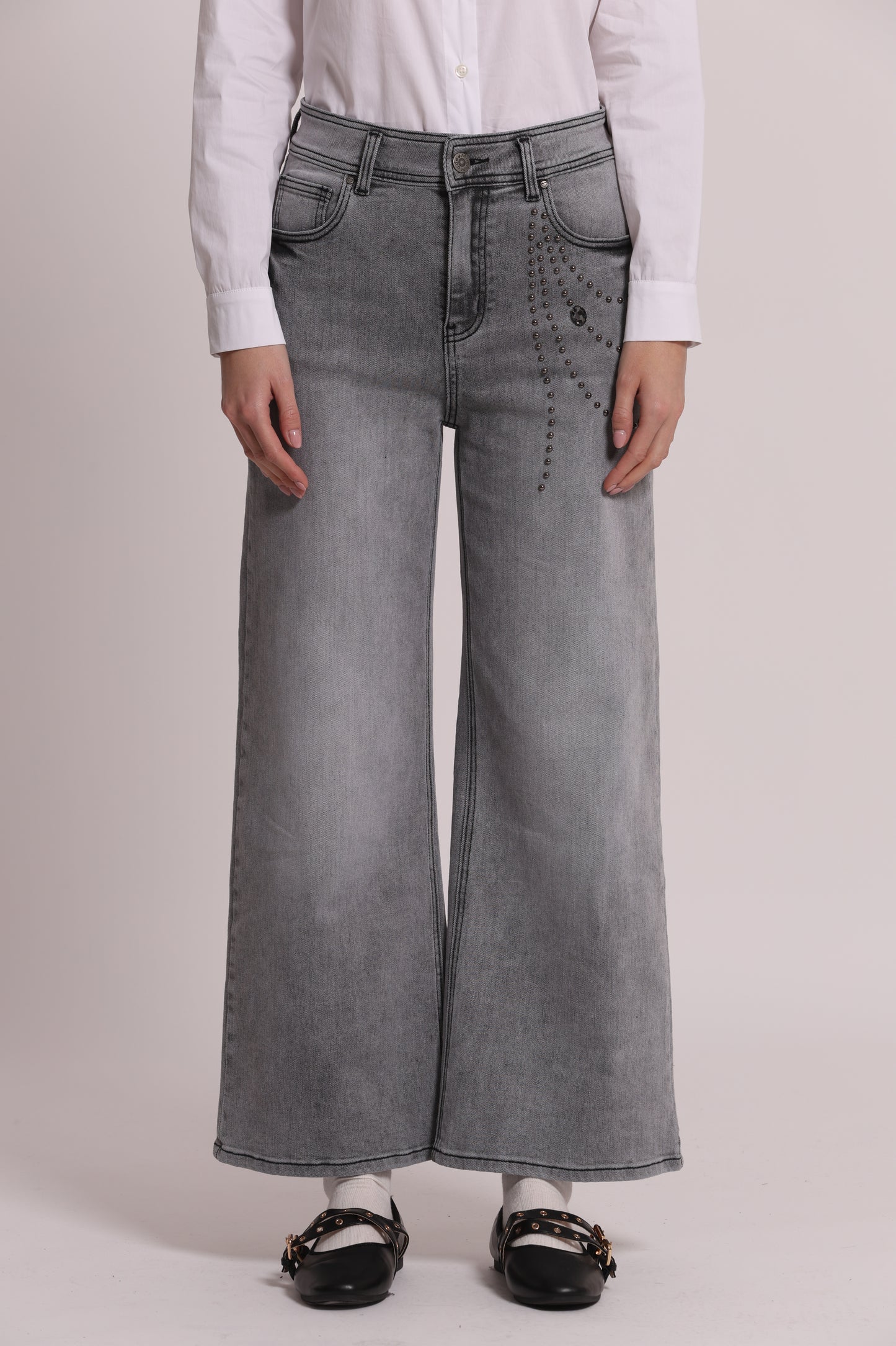 JEANS PALAZZO CON APPLICAZIONI LATERALI