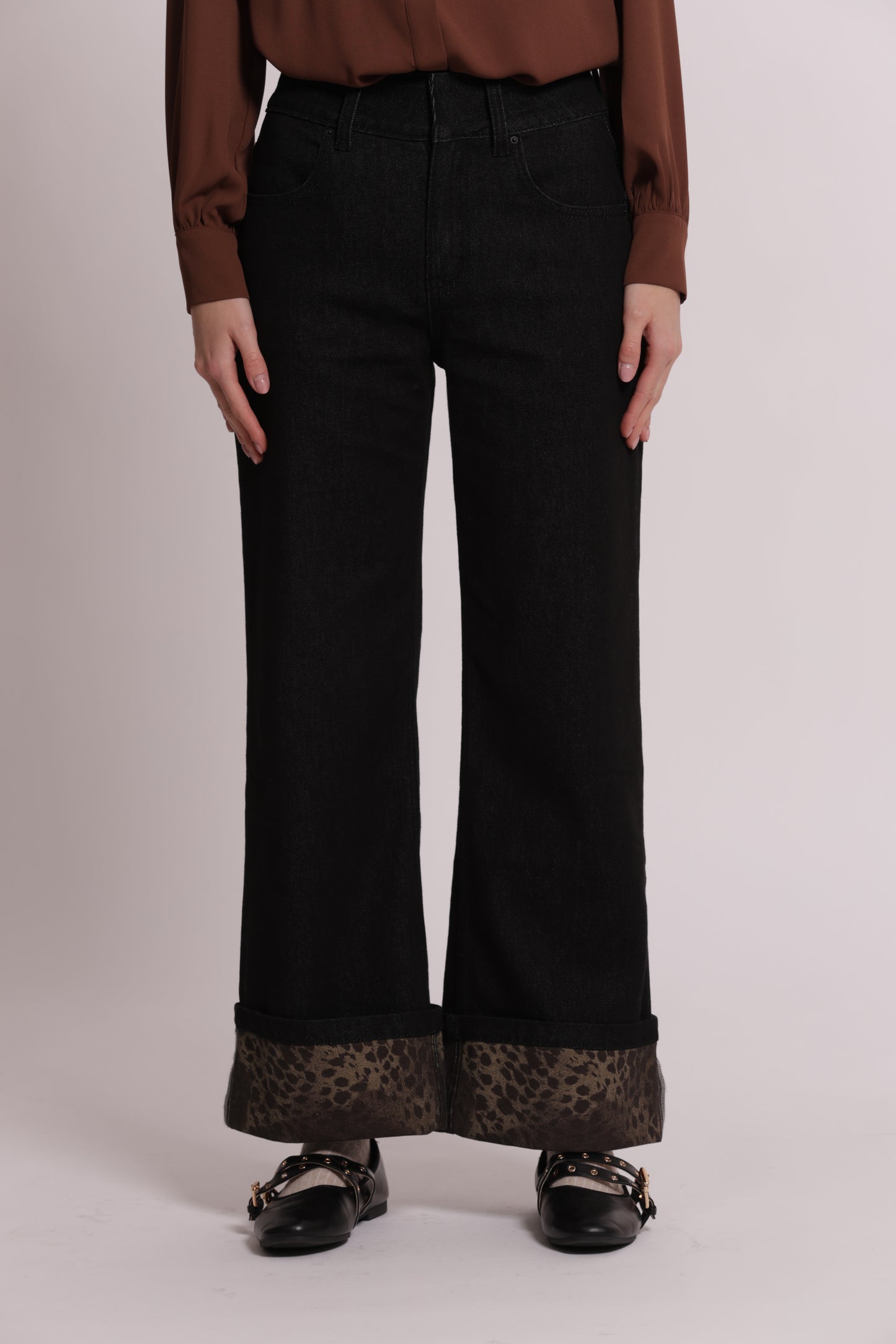 JEANS CON RISVOLTO STAMPATO ANIMALIER