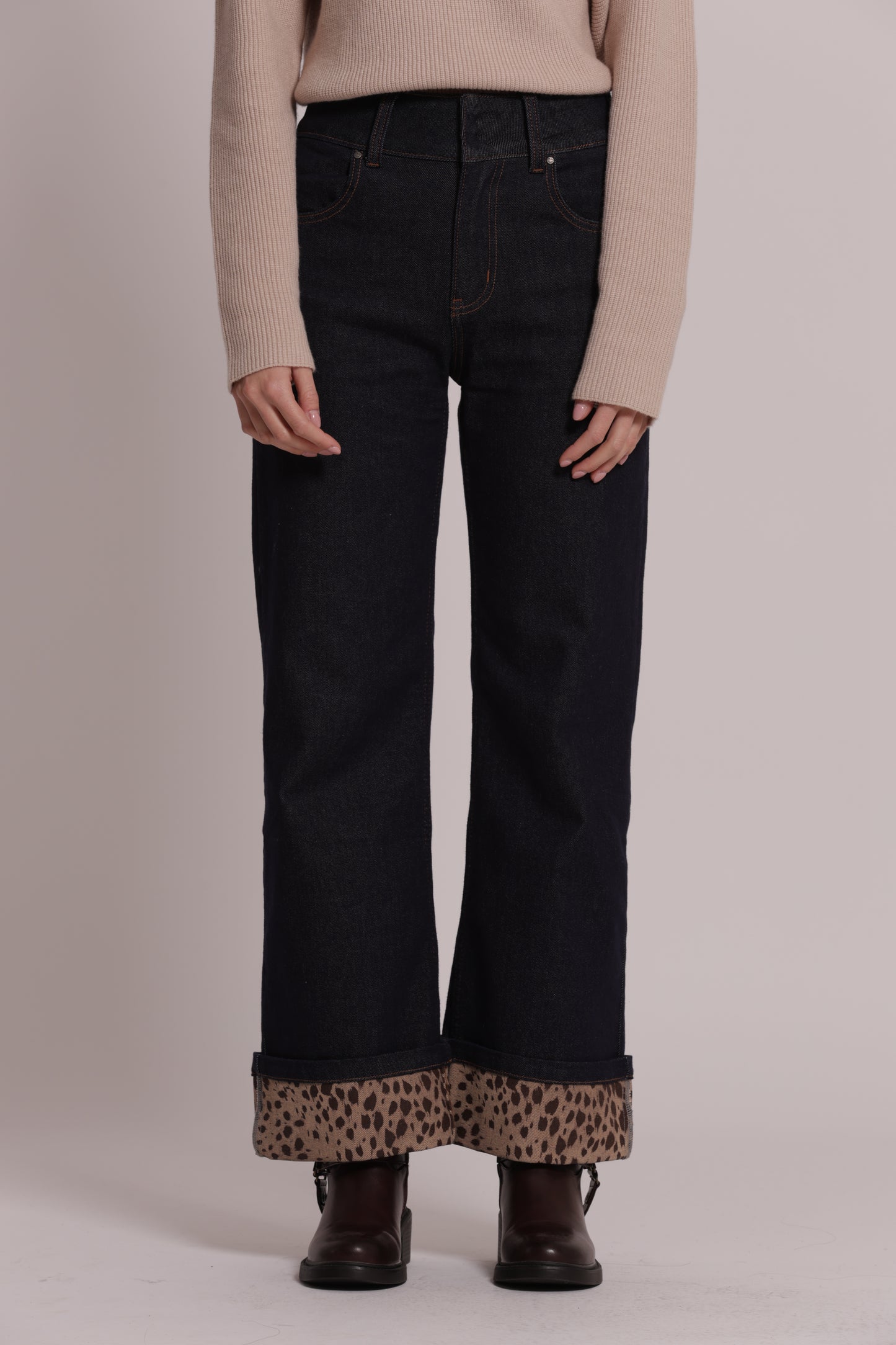JEANS CON RISVOLTO STAMPATO ANIMALIER